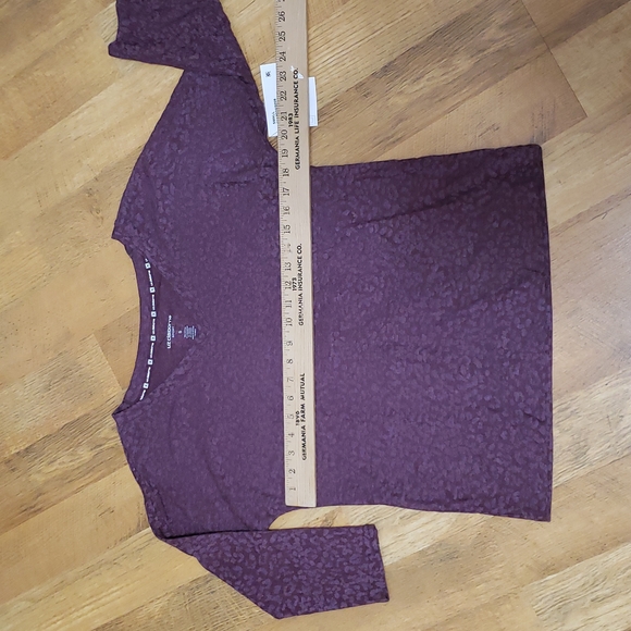 Liz Claiborne Sport - 3/4 sleeve, V-neck top - Ladies Small - Picture 5 of 14